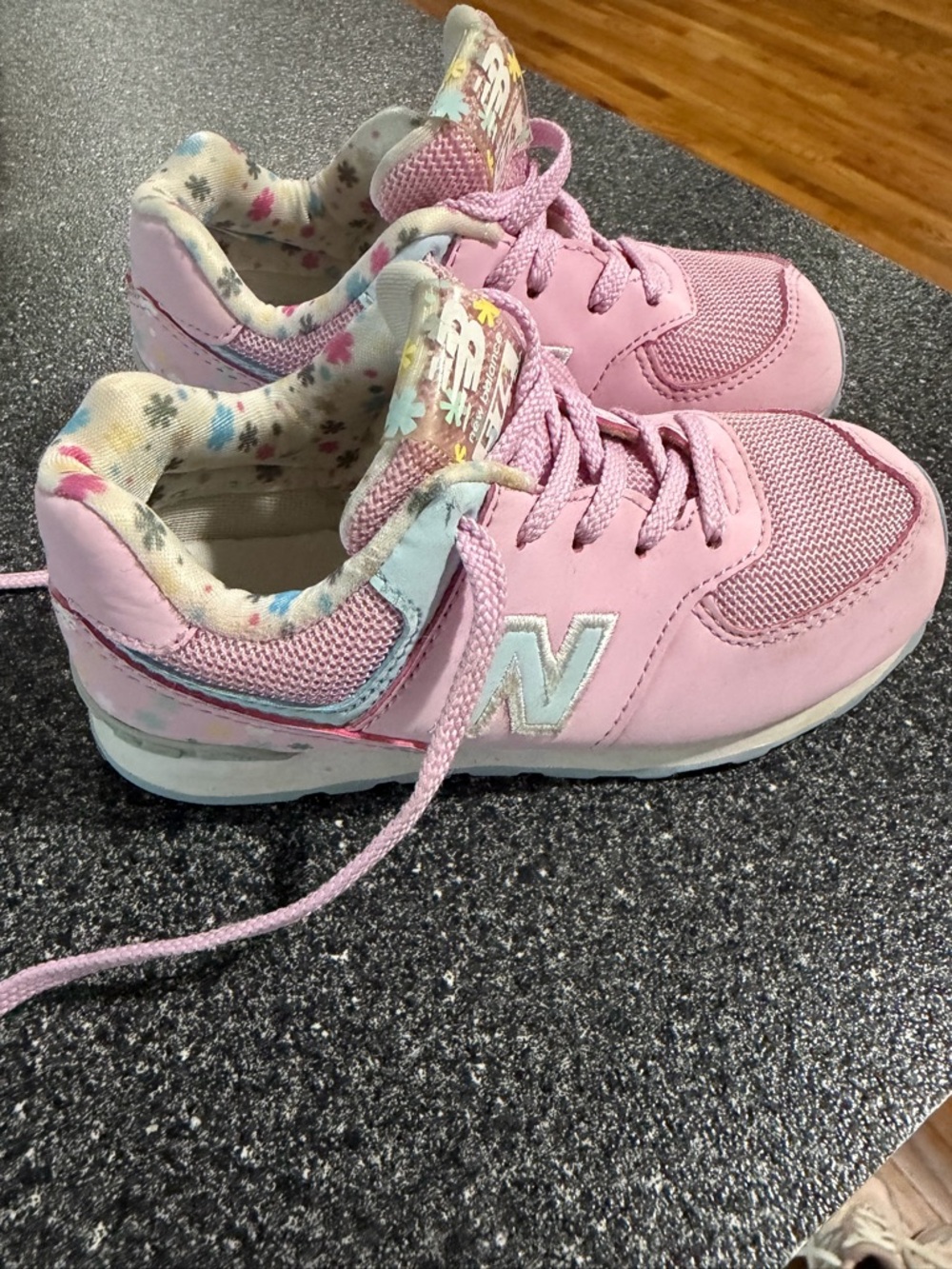 New Balance Kids Pink Floral-Trim Sneakers